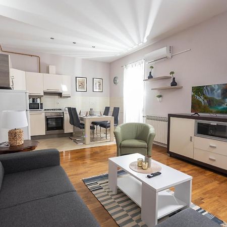 Apartman Gundulić Vinkovci Bagian luar foto
