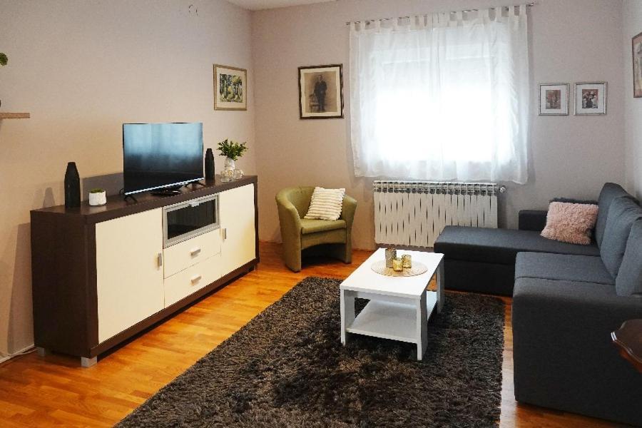 Apartman Gundulić Vinkovci Bagian luar foto