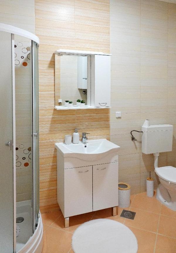 Apartman Gundulić Vinkovci Bagian luar foto