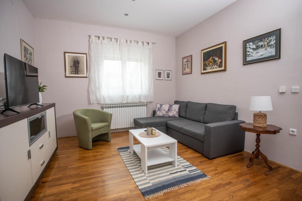 Apartman Gundulić Vinkovci Bagian luar foto