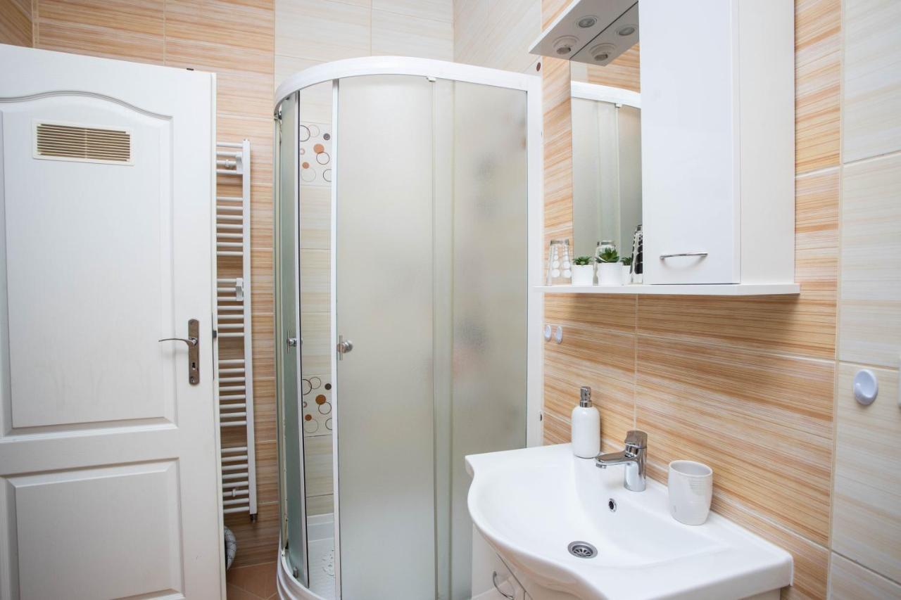 Apartman Gundulić Vinkovci Bagian luar foto